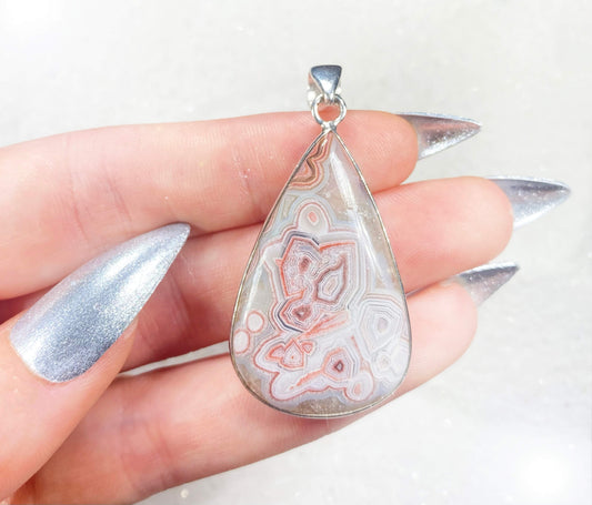 Laguna Lace Agate Pendant